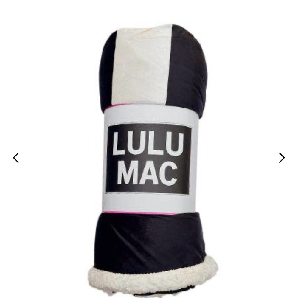 Black and White Sherpa Throw Blanket